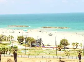 Beach Suite Israel- Best View, Gym, Massage Chair, Low Fee For Off-Site Indoor Pool Spa ביץ סוייט ישראל- נוף ים מאלף, כיסא מסאז, חדר כושר, אפשרות לבריכה מקורה, וספא בתשלום ממש מוזל