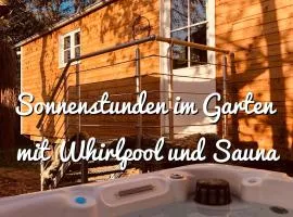 Zirkuswagen mit Outdoor Whirlpool und Garten