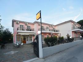 Anaxos Bay Rooms & Apartments，位于阿纳索斯的酒店