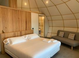 GLAMPING DO MAR，位于巴约讷的带按摩浴缸的酒店