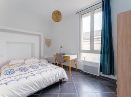 Coeur de ville #B2 - Centre ville, WIFI & NETFLIX - Proche transports - CHAMBRE PRIVEE dans logement partagé，位于绍莱的酒店