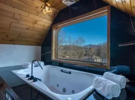 The Haüs Windham - Spacious Suites, Hot Tub, Mountain Views!