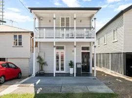 Amelia Terrace - House in Brisbane City Central