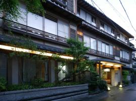 斯诺梅索酒店，位于丰冈市的酒店