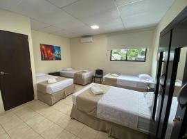 Hotel La Capilla - Suites & Apartments San Benito，位于圣萨尔瓦多的酒店