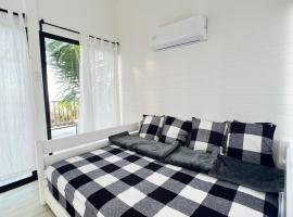 UPGRADE BEACH RESORT，位于Infanta的酒店