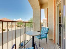 Mesquite Vacation Rental Condo with Resort Amenities，位于梅斯基特的酒店