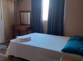 En-suite Rooms in shared appartment，位于卡特勒博尔纳的酒店