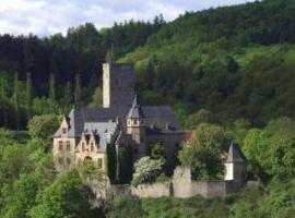 Hotelpension Schloss Kransberg，位于乌辛根的酒店