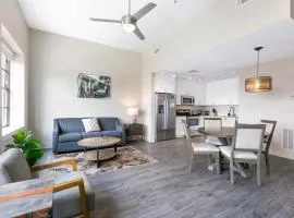 Magnificent Condo near Local Favorite Spots