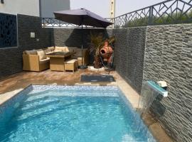 Villa Aziza piscine privée，位于乌季达的酒店