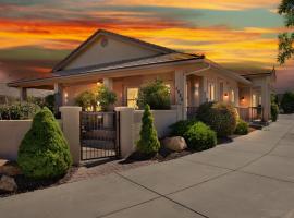 Prescott Luxury Home near Golf Course and Airport home，位于普雷斯科特山谷的酒店