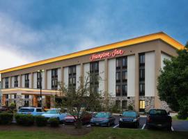 Hampton Inn Erie-South，位于伊利Splash Lagoon室内水上乐园度假村附近的酒店