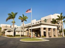 迈尔斯堡机场希尔顿惠庭套房酒店，位于迈尔斯堡西南佛罗里达国际机场 - RSW附近的酒店