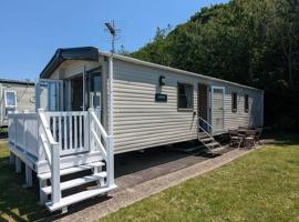 Littlesea Caravan on a Fabulous elevated position Haven Weymouth，位于韦茅斯的豪华帐篷营地