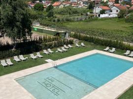 Hotel H4 Cangas 3 Superior，位于坎加斯德穆拉索的酒店