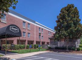 Hampton Inn Lexington Historic Area，位于列克星敦Virginia Military Institute附近的酒店