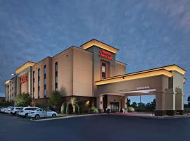 米林顿希尔顿恒庭旅馆&套房酒店，位于米灵顿Memphis Motorsports Park附近的酒店