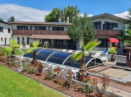 Penzion Panorama，位于利普托斯基米库拉斯的豪华帐篷营地