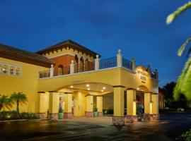 萨拉索塔希尔顿惠庭套房酒店，位于萨拉索塔的酒店