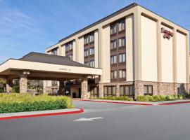 汉普顿洛杉矶-西考维纳旅馆，位于西科维纳波莫纳加州州立理工大学附近的酒店