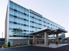 纽瓦克希尔顿逸林酒店 ，位于纽瓦克的酒店