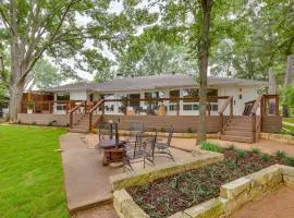 Private Dock Lakefront Enchanted Oaks Retreat