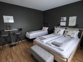 Grindavik Guesthouse self check in & out，位于格林达维克的酒店