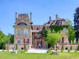 Le Petit Château de Barbizon au Bois du Mée，位于巴比松的乡间豪华旅馆