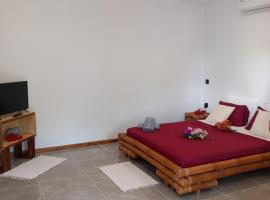 Terei-Here Bungalow Airport，位于Avae的酒店