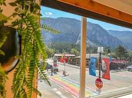 Crash Hotel Squamish，位于斯阔米什的酒店