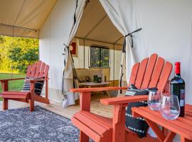 Experience Nature Glamping - Roaring River，位于Cassville的豪华帐篷营地