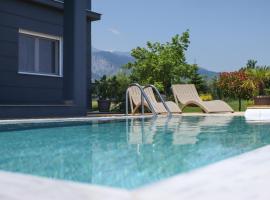 Zeusplace Pool Villa Olympus Riviera，位于里托楚伦的度假屋