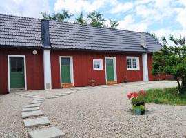 Three Little Birds Artists Residence，位于Plaški的酒店