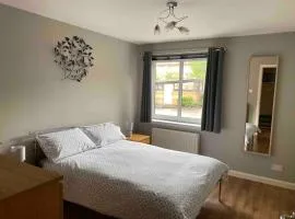 Spacious Ground Floor 2 Bed by Lains Lettings