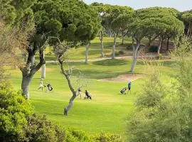 Sunny Villa with golf front view