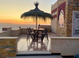 Master Suite in Bellavista Andalucia with Pool and Beach，位于Al Matlīn的酒店