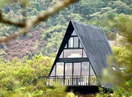 The ZenDen-Cozy Cabin Perfect For Couples，位于Lindula的低价酒店