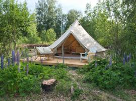 Fristad Glamping Tent Vitsand，位于Gunsjögården的豪华帐篷