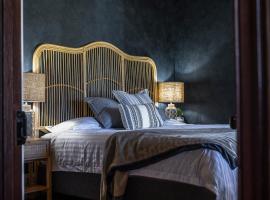 Dal Zotto Homestead & Petite Retreats，位于Whitfield的酒店