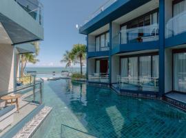 Hotel Tide Phuket Beach Front，位于普吉镇的豪华酒店