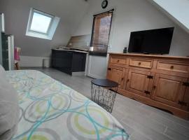 studio carrefour des plages cote d'emeraude，位于Bourseul的酒店