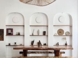 La Grotta Hotel - Phu Quoc Emerald Bay，位于富国的酒店