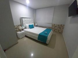 Hotel BM-17 Cerca Al Mar Con Aire Acondicionada y Wifi，位于卡塔赫纳拉斐尔·努涅斯国际机场 - CTG附近的酒店