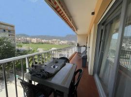 appartement cosy à 100m de la plage, CLIM, WIFI, piscine，位于勒拉旺杜的公寓