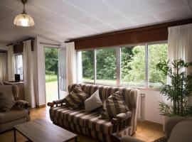 LA CASA DEL RÍO - A 13 kilómetros de Santiago，位于希韦罗的酒店