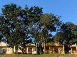 Chalés Recanto，位于北瓜拉西亚巴的露营地