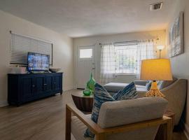 Cozy 3Bdr home in the heart of Tampa，位于坦帕的别墅