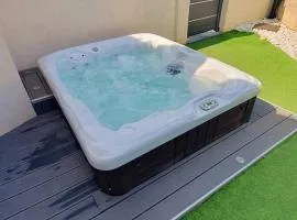 Joli haut de villa 3 chambres climatisé avec jacuzzi