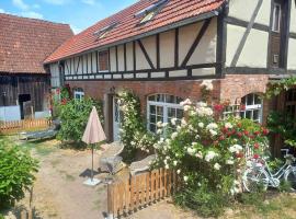 Romantisches Rosencottage，位于Hofheim in Unterfranken的酒店